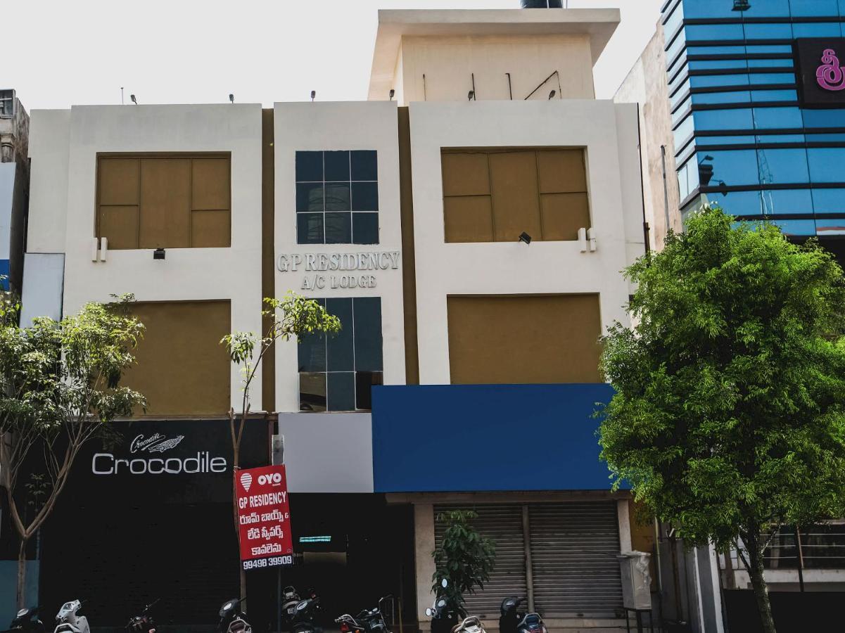 מלון Kākināda Super Oyo G P Residency מראה חיצוני תמונה